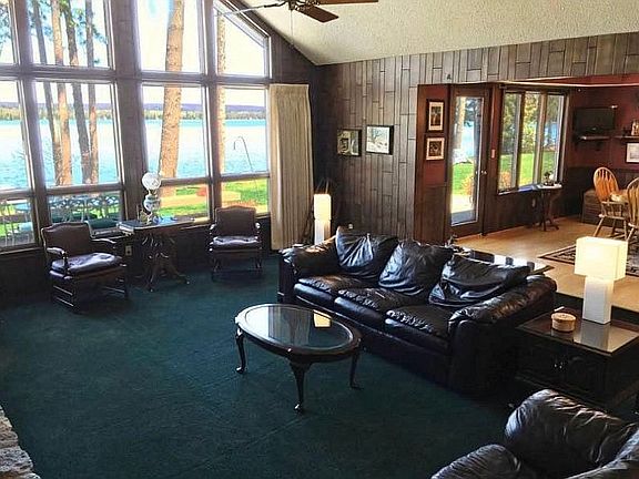 3rd image of 124 Lake Shore Dr