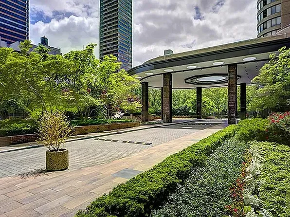 330 East 38th Street 48E image 26 of 26