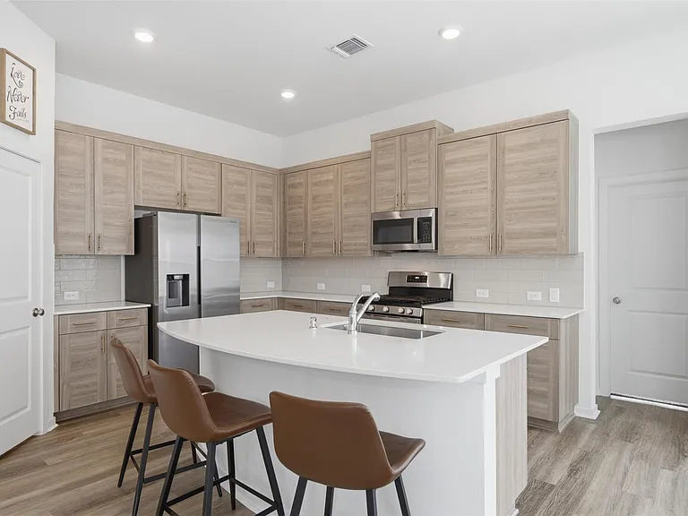 12528 Cockatto Xing — Photo 11