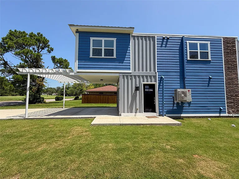1224 Kennie Dr — Photo 1