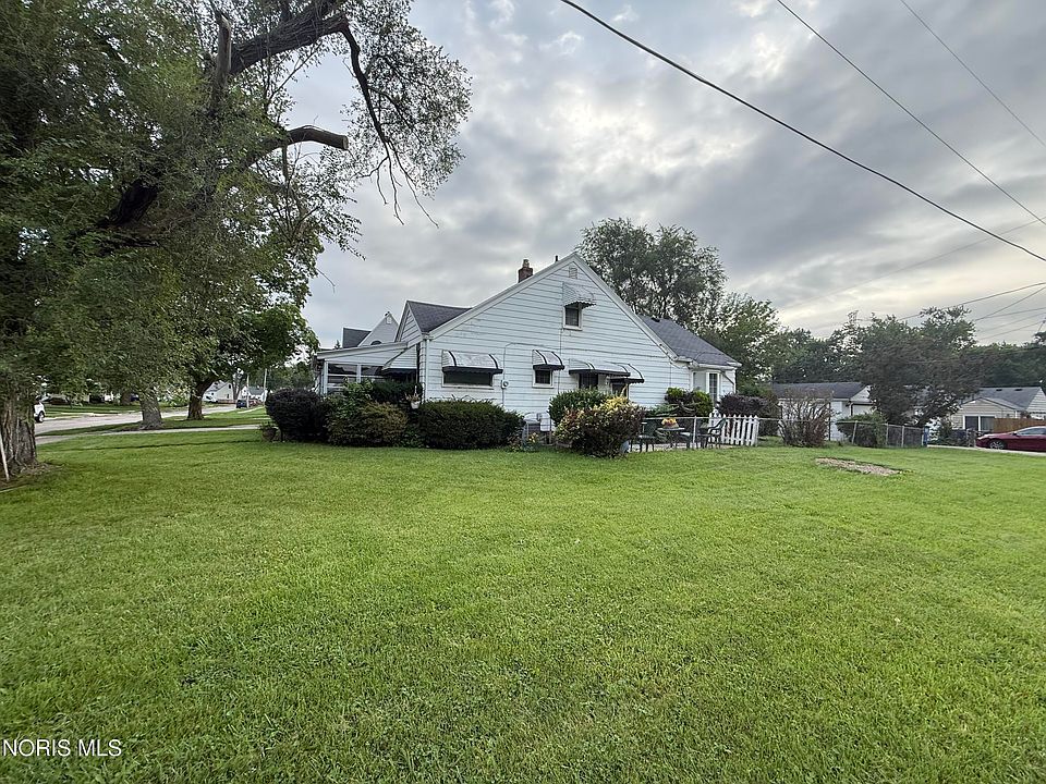 2nd image of 1943 Glencairn Ave