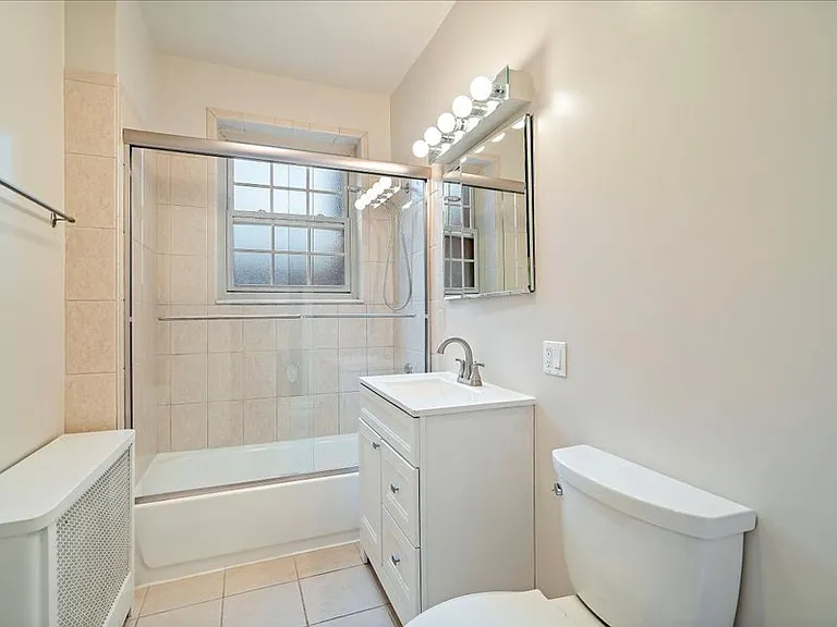 Worthington House Apartments — Photo 39