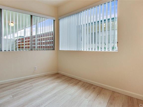 4th image of 1040 Euclid St APT 9