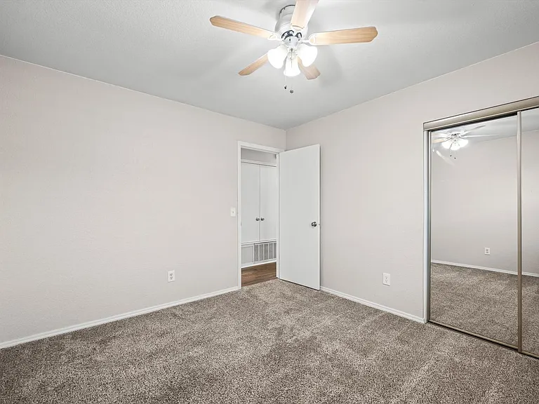 7717 Doris Dr — Photo 24