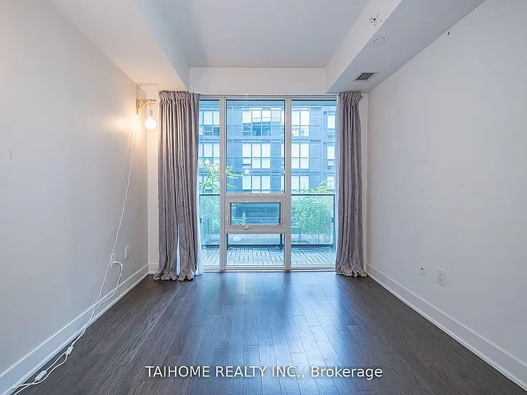 955 Bay St #307 — Photo 27