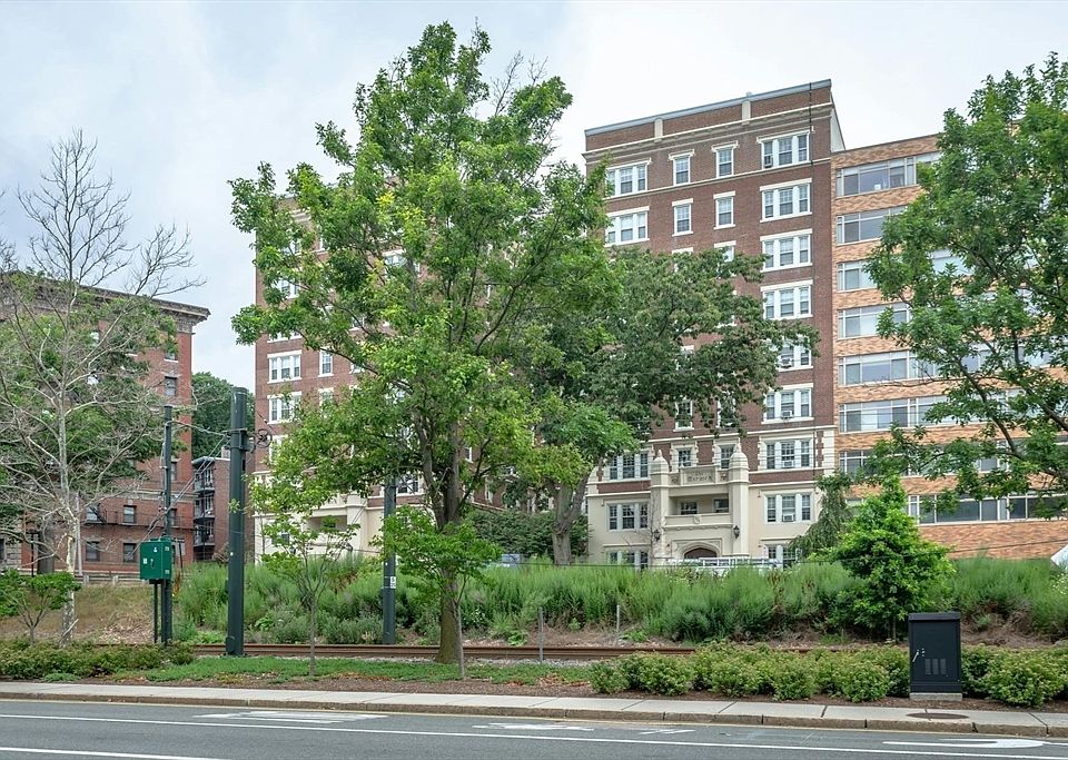 1st image of 1450-1454 Beacon St #701