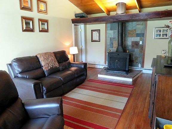 2nd image of 1414 River St