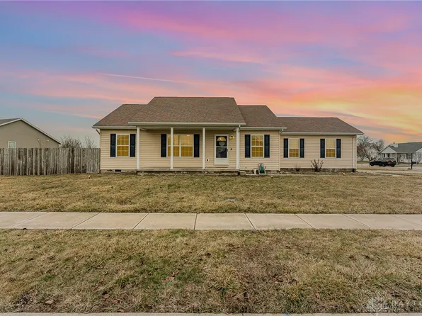 200 Ivy Creek Cv, Jamestown, OH 45335