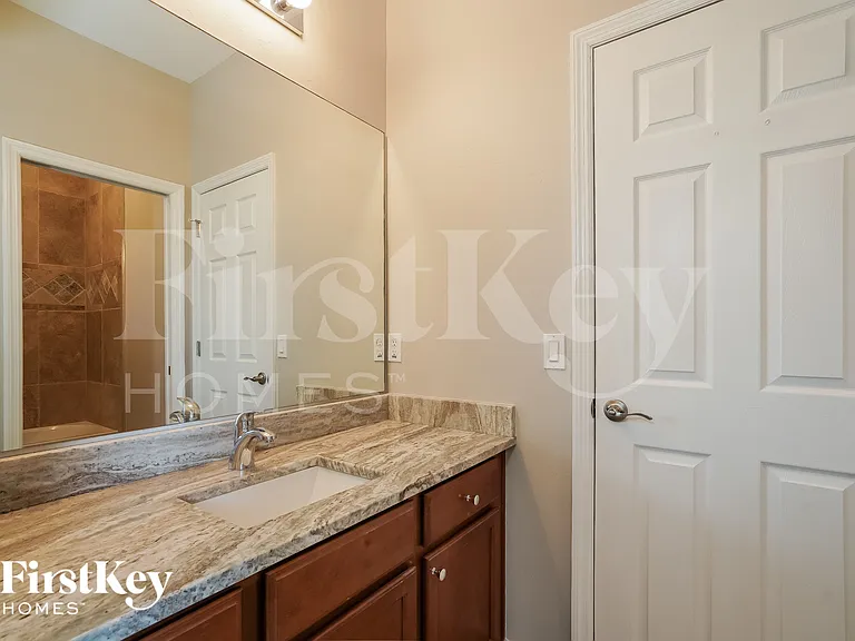 4116 SW 16th Pl — Photo 13