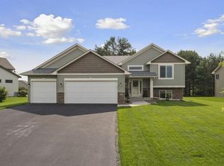 964 Kelly St, Lino Lakes, MN 55014
