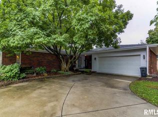 1220 Larchmont Dr, Springfield, IL 62704