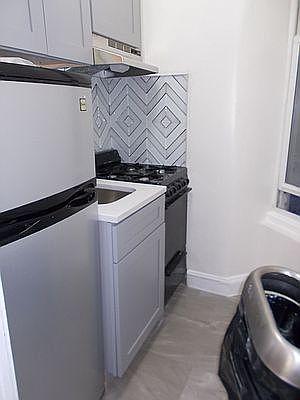1st image of 434 Park Pl APT 3C