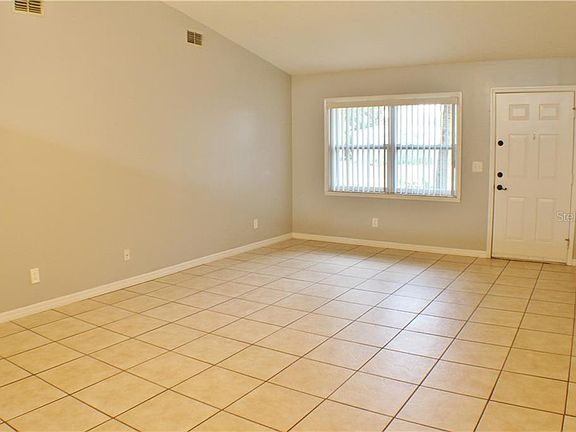 5th image of 3214 W Van Buren Dr