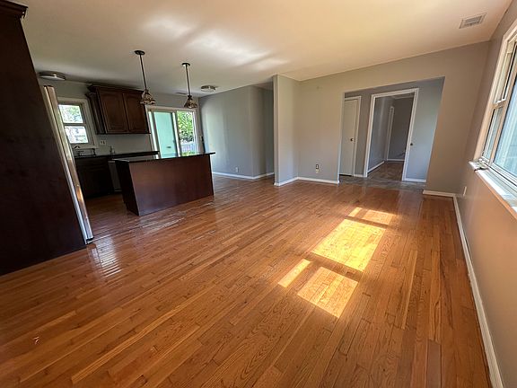 3rd image of 190 Church Dr