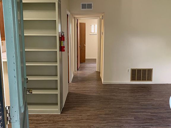 3rd image of 8330 Park Place Blvd APT 8