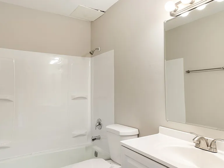 1700 Elder St #107 — Photo 2