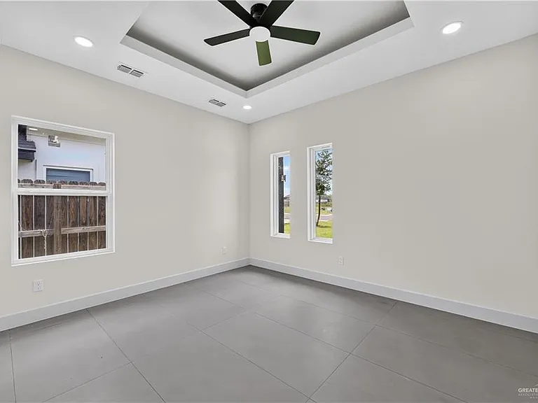 1417 W Dawes Ave — Photo 7