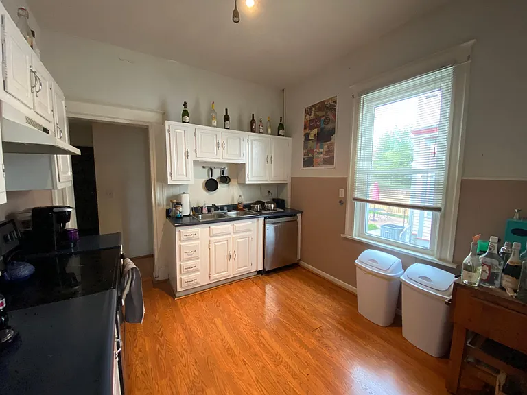 3945 Regent Ave — Photo 5