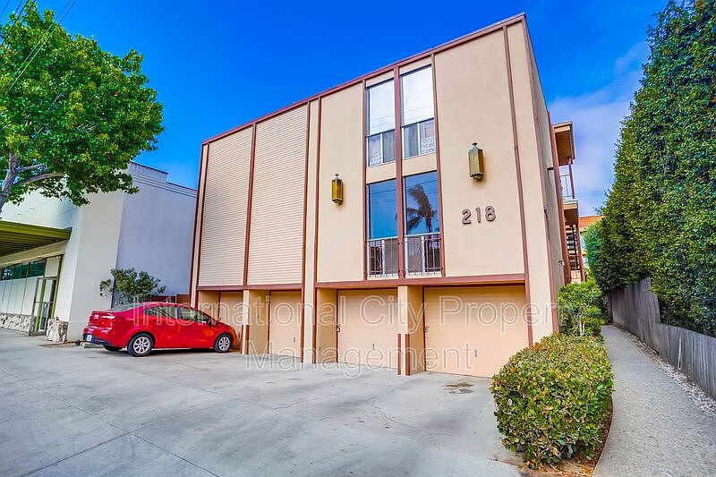 1st image of 218 Loma Ave Unit 1