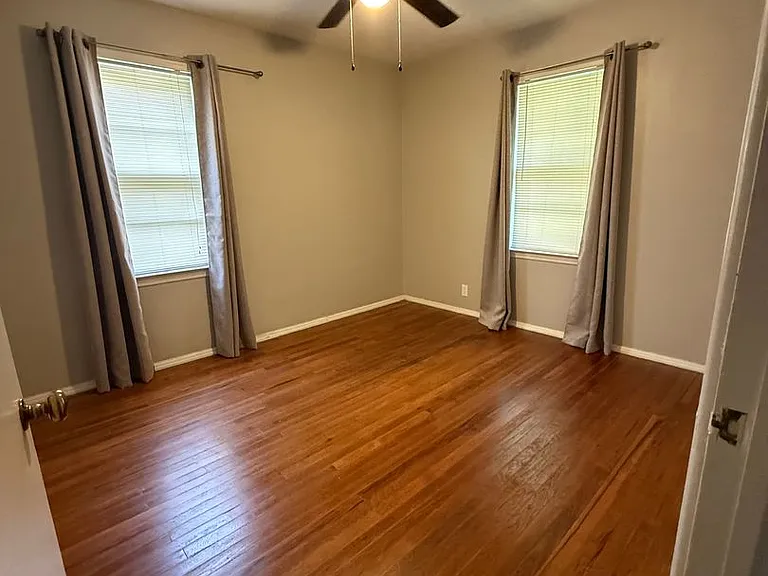 3300 W Devon Rd — Photo 7