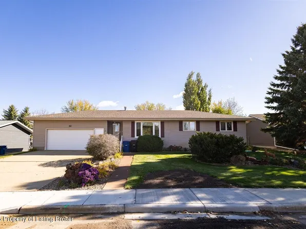 643 9th Ave SW, Dickinson, ND 58601