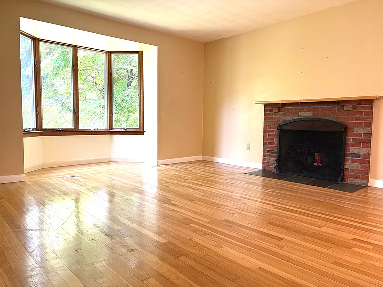 59 Westvale Dr — Photo 9