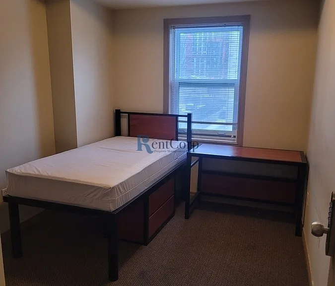 306 Lester St #4 — Photo 4