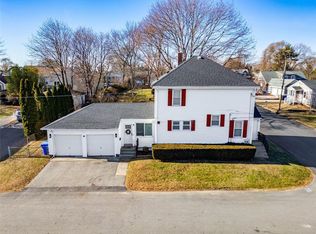 35 E Knowlton St, Riverside, RI 02915