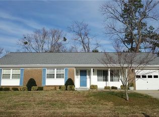 825 Dunhill Dr, Virginia Beach, VA 23464