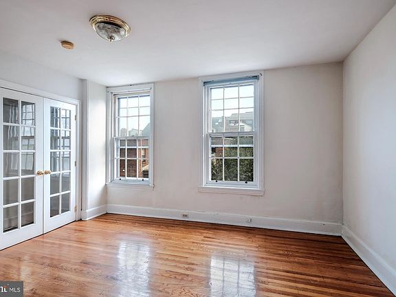 4th image of 704 S Washington Sq #2R