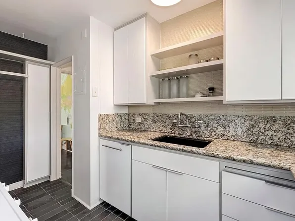 5587 1/2 Village Grn, Los Angeles, CA 90016