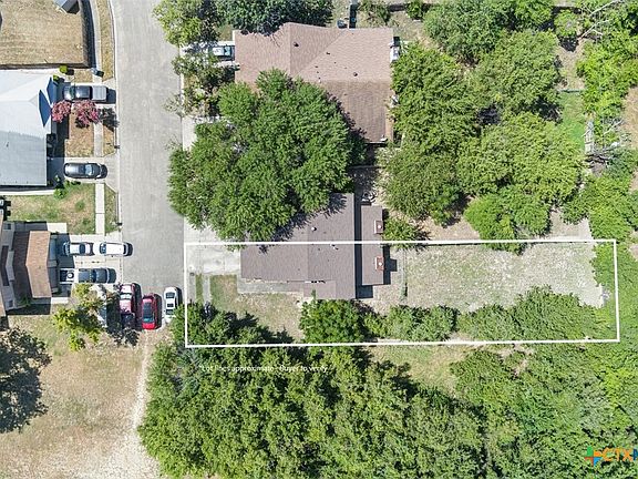 3rd image of 1013 Royal Vista Dr
