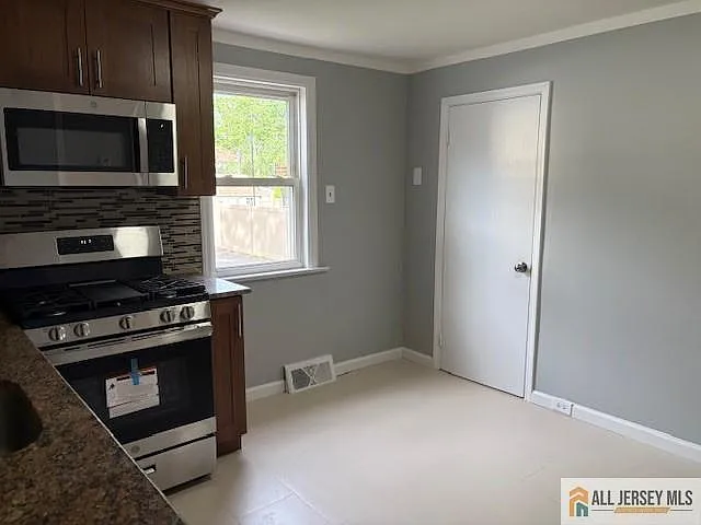 65 W Stearns St — Photo 22