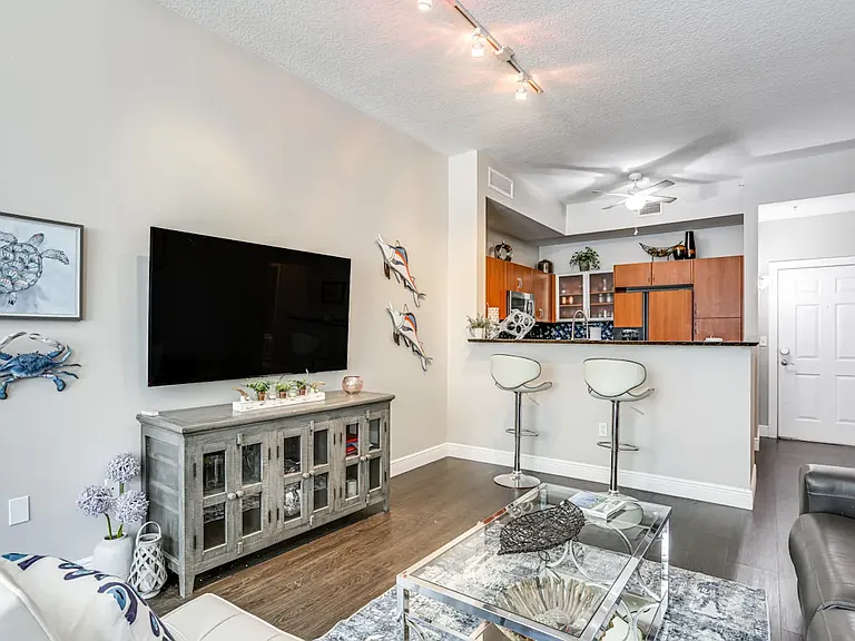 804 E Windward Way #120 — Photo 5