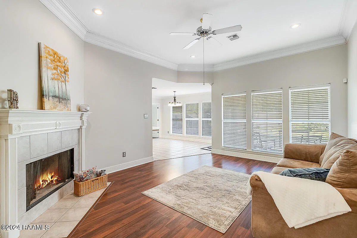 3 bed, 1619 sqft, $2,000 — Photo 3
