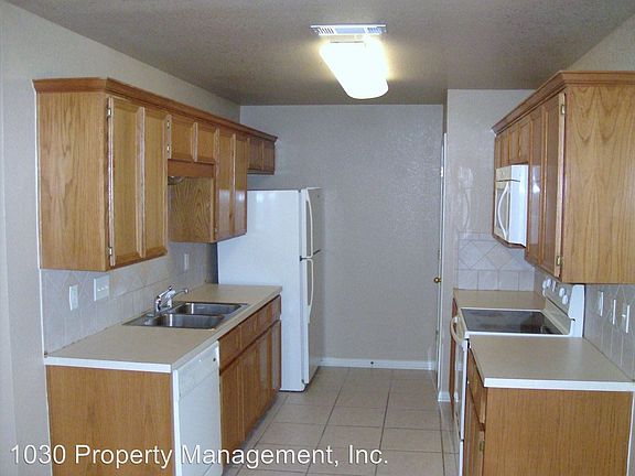 4th image of 5007 Heather Ln APT A