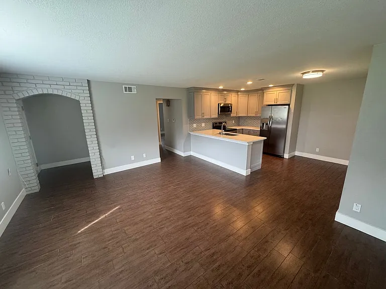 5619 42nd Street — Photo 5