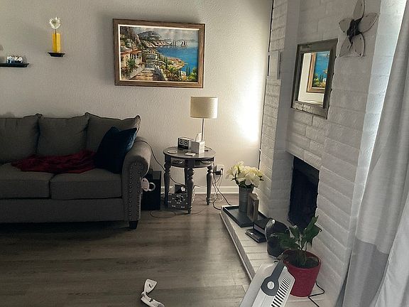 5th image of 1252 Pebblewood Dr