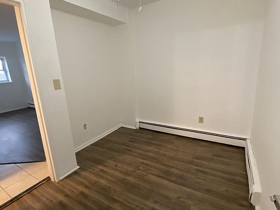 4th image of 2200 Paterson Plank Rd APT 27
