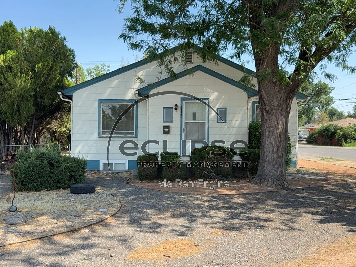 4 bed, 2.0 bath, 1500 sqft, $2,600 — Photo 2
