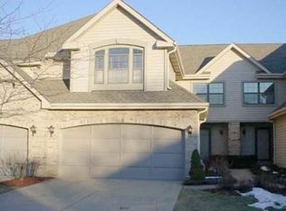 209 Springdale Ln, Bloomingdale, IL 60108