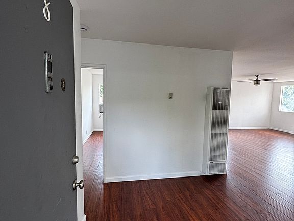 3rd image of 7676 Hollywood Blvd APT 8