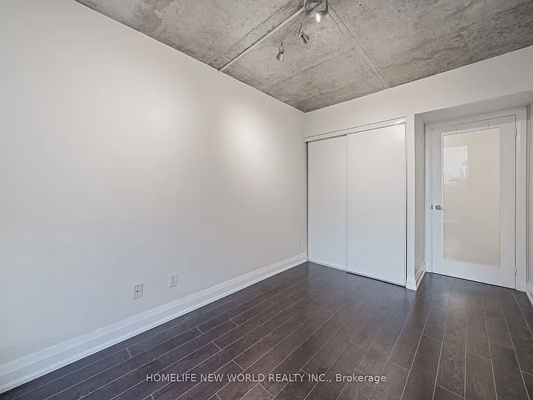 1029 King St W #1020 — Photo 13