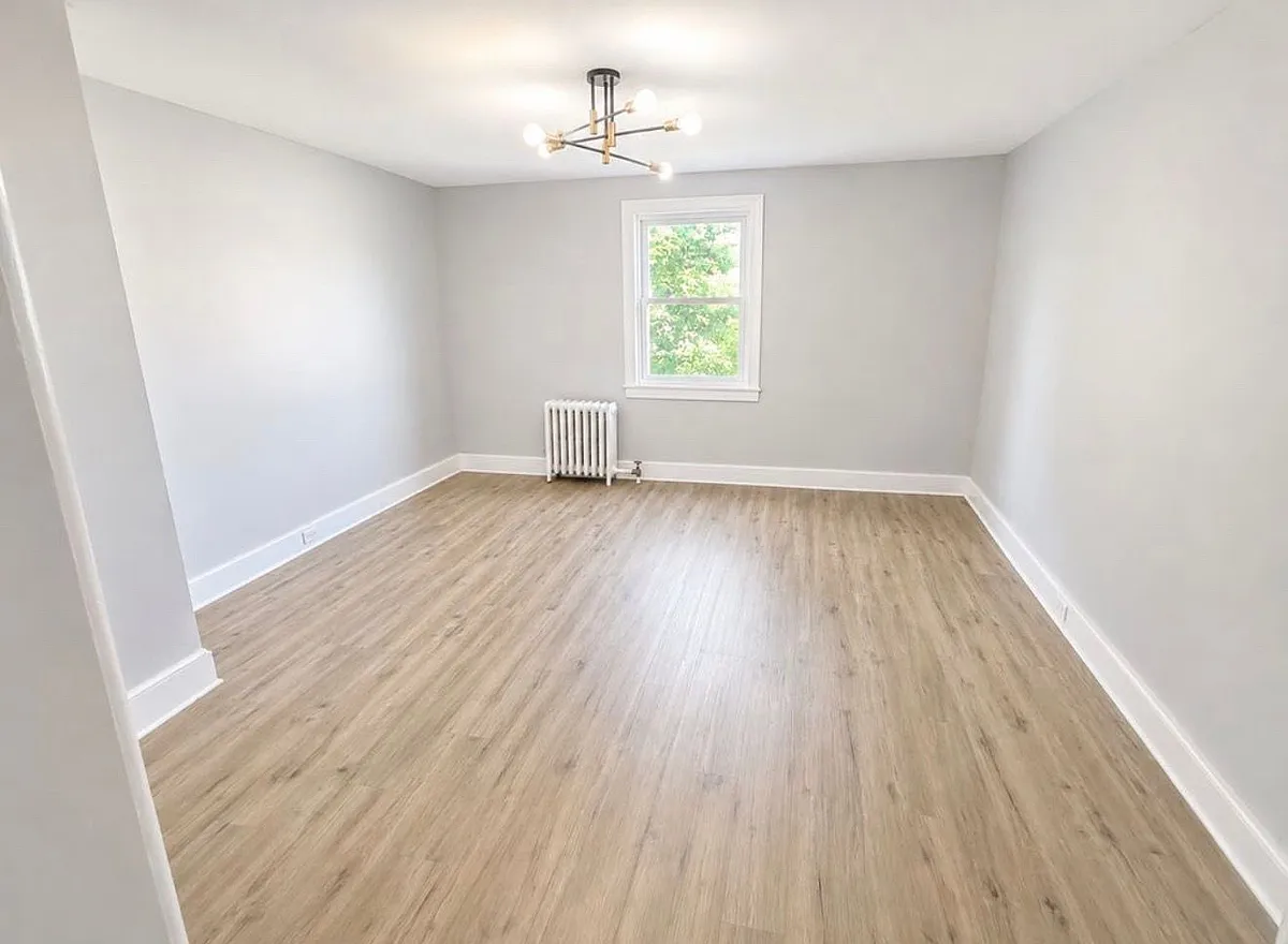 Building Photo - 117 4th Ave #3F