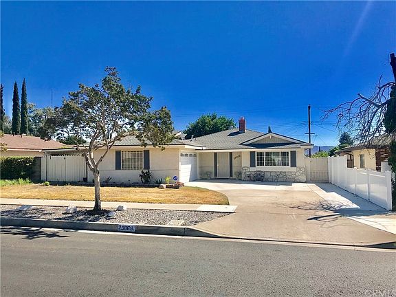 2nd image of 25865 Fisher St