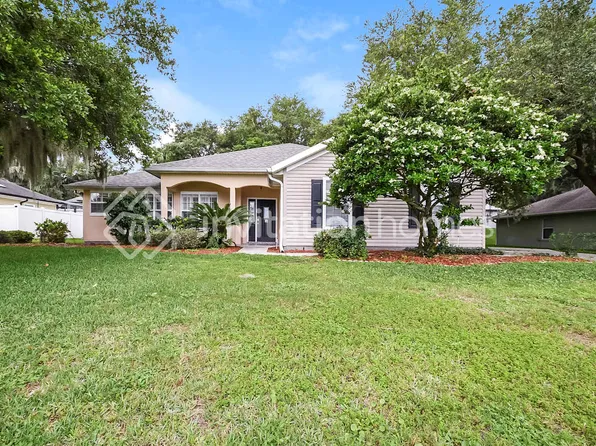 27 Oakland Pointe Cir, Oakland, FL 34760