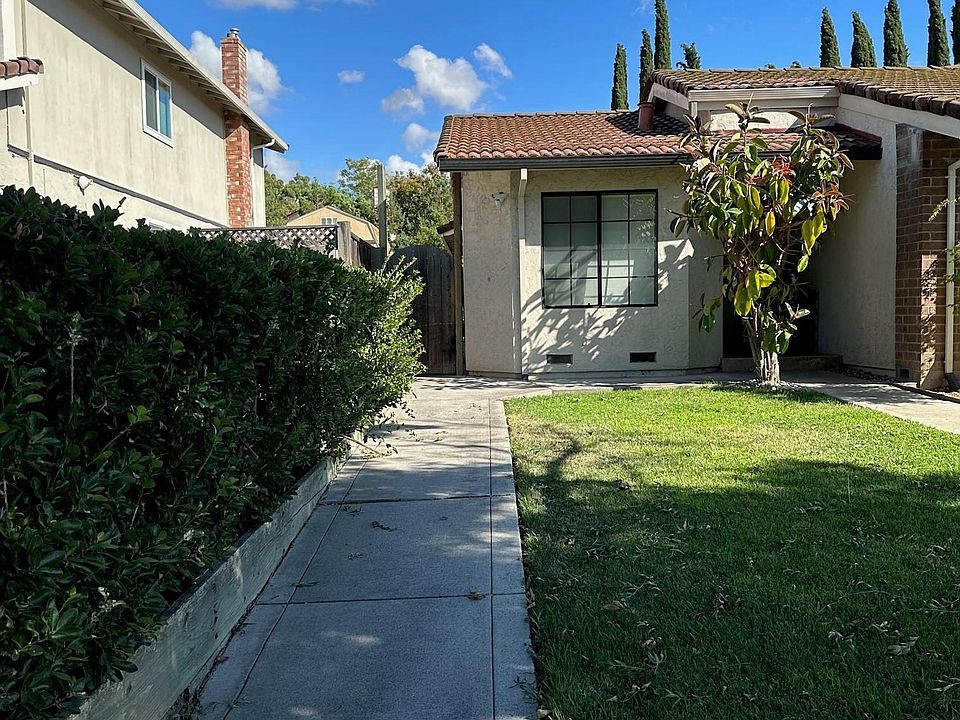 1st image of 3548 Pleasant Crest Dr #A