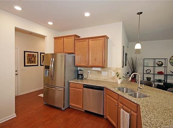 2nd image of 113 Burlingame Ct Unit B