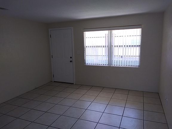2nd image of 309 Magnolia St APT A