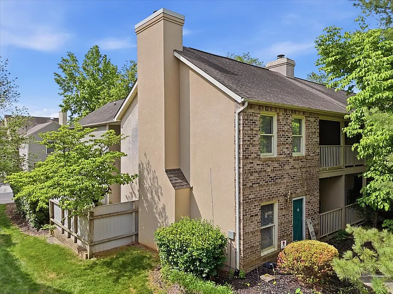 8611 Old Carriage Ct — Photo 33